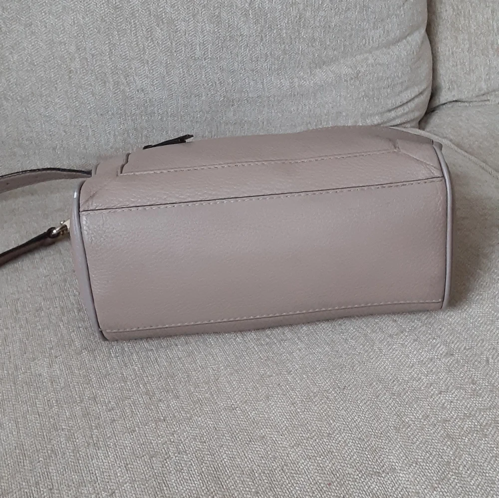 Kate Spade Taupe Leather satchel Bag